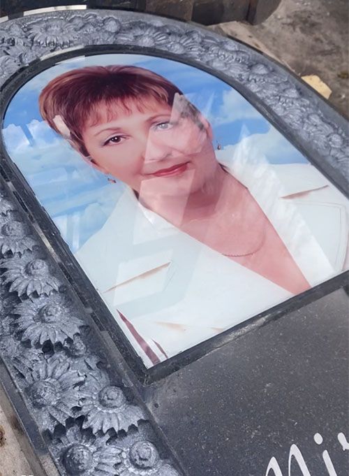 Фото Триплекс в Овале на памятник / Фотография в стекле 40х60 см, толщина 12 мм (6+6)