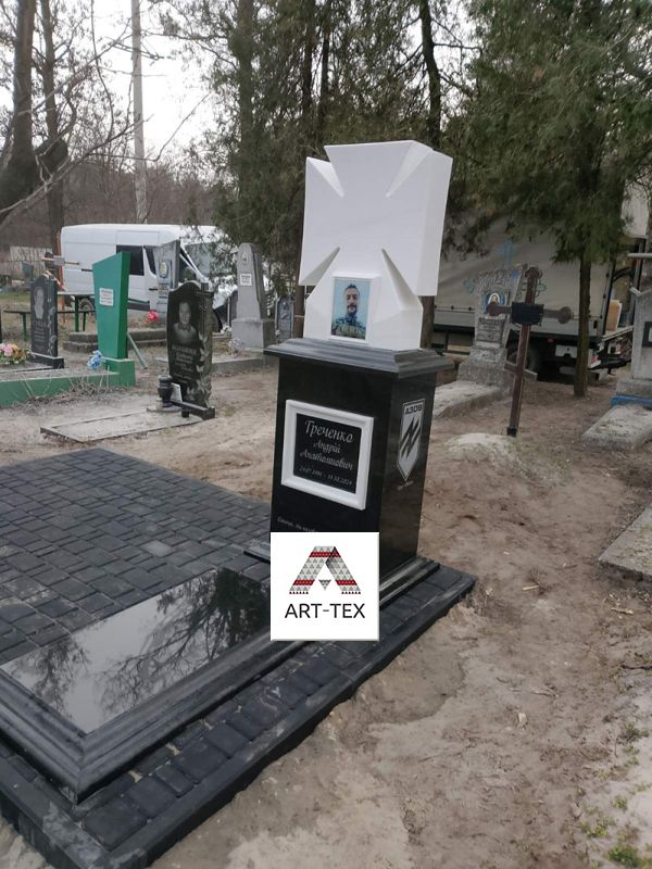Мемориальний комплекс військовому ЗСУ, чорний граніт, мармур, фотоскло